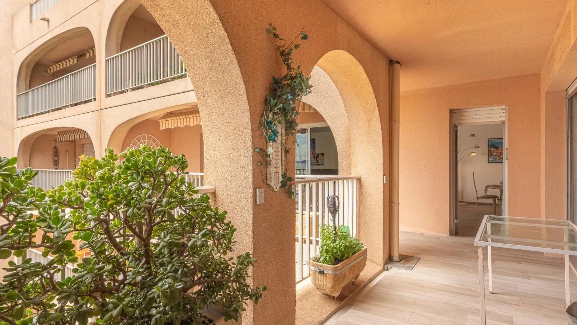 Apartment Port De La Gavine I-3 By Interhome イエール 0*,  フランス